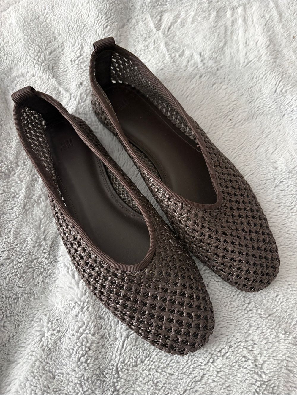 EUC H&M Dark Brown Woven Slip-On Flats Size 39 (8)